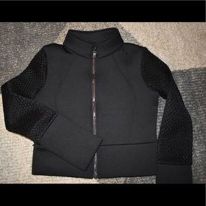 ALO YOGA Mesh Myth Jacket in black size S